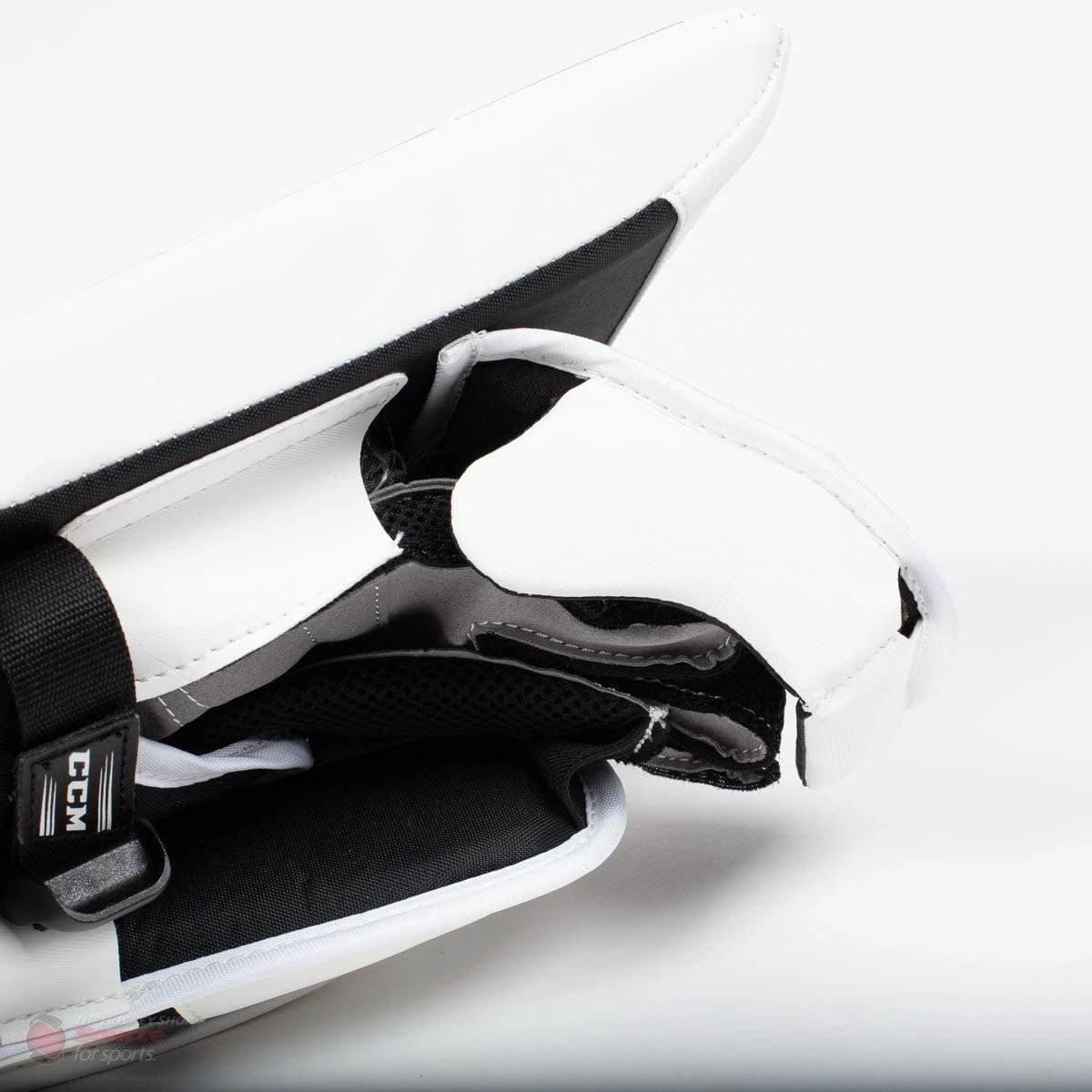 CCM Extreme Flex E4.5 Junior Goalie Blocker - Source Exclusive 7 CCM Extreme Flex E4.5 Junior Goalie Blocker - Source Exclusive - Image 5