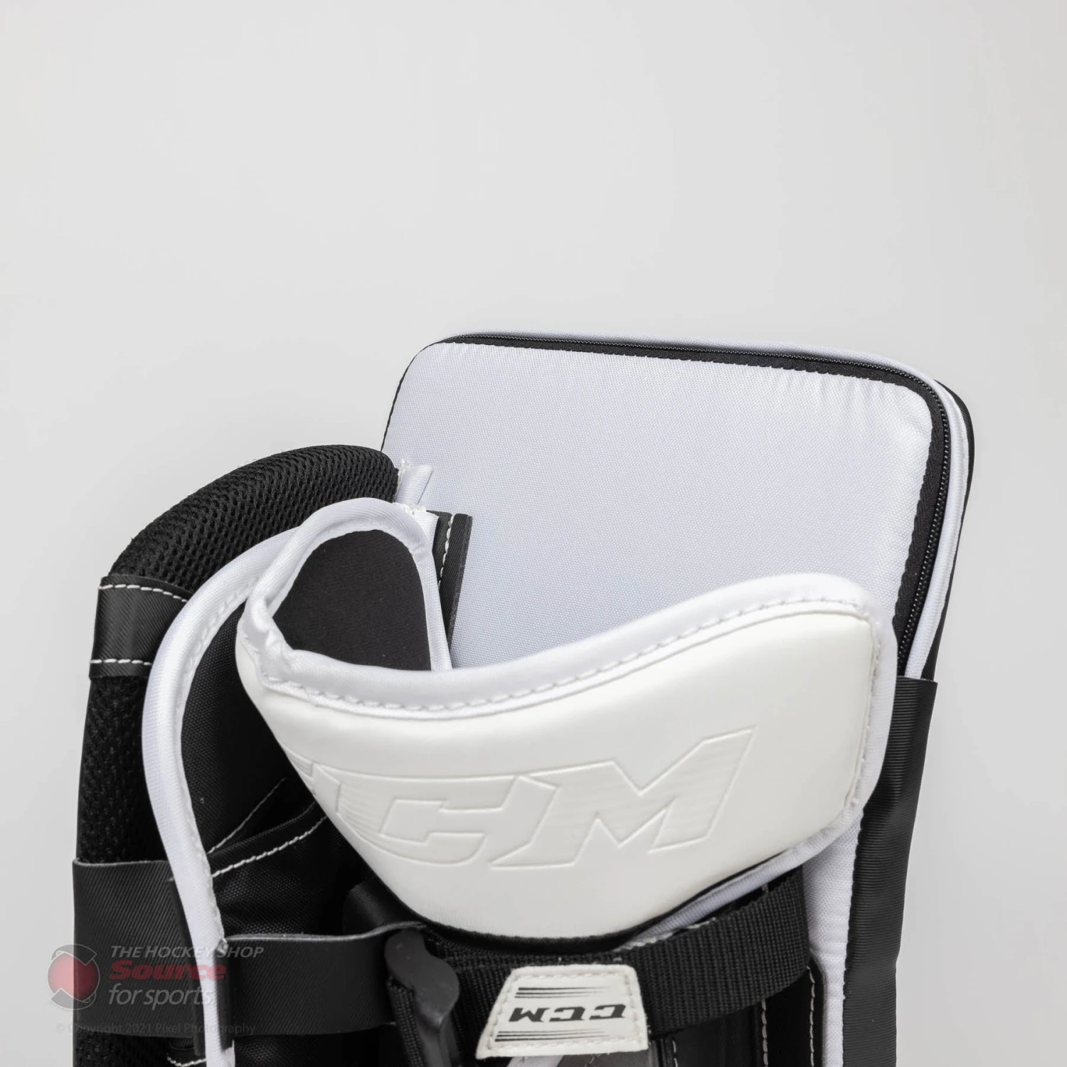 CCM Extreme Flex E5.9 Intermediate Goalie Blocker - Source Exclusive 10 CCM Extreme Flex E5.9 Intermediate Goalie Blocker - Source Exclusive - Image 8