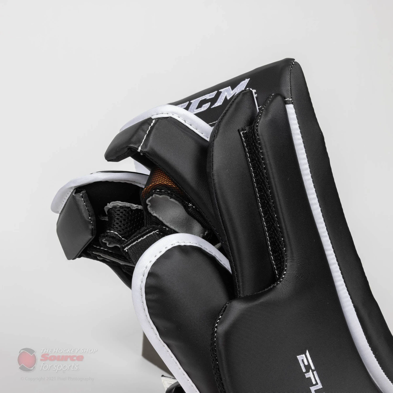 CCM Extreme Flex E5.9 Intermediate Goalie Blocker - Source Exclusive 7 CCM Extreme Flex E5.9 Intermediate Goalie Blocker - Source Exclusive - Image 5