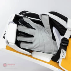 CCM Extreme Flex E5.9 Senior Goalie Blocker -Ccm ccm blockers ccm extreme flex e5 9 senior goalie blocker 27988477182018