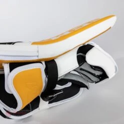 CCM Extreme Flex E5.9 Senior Goalie Blocker -Ccm ccm blockers ccm extreme flex e5 9 senior goalie blocker 30346948608066