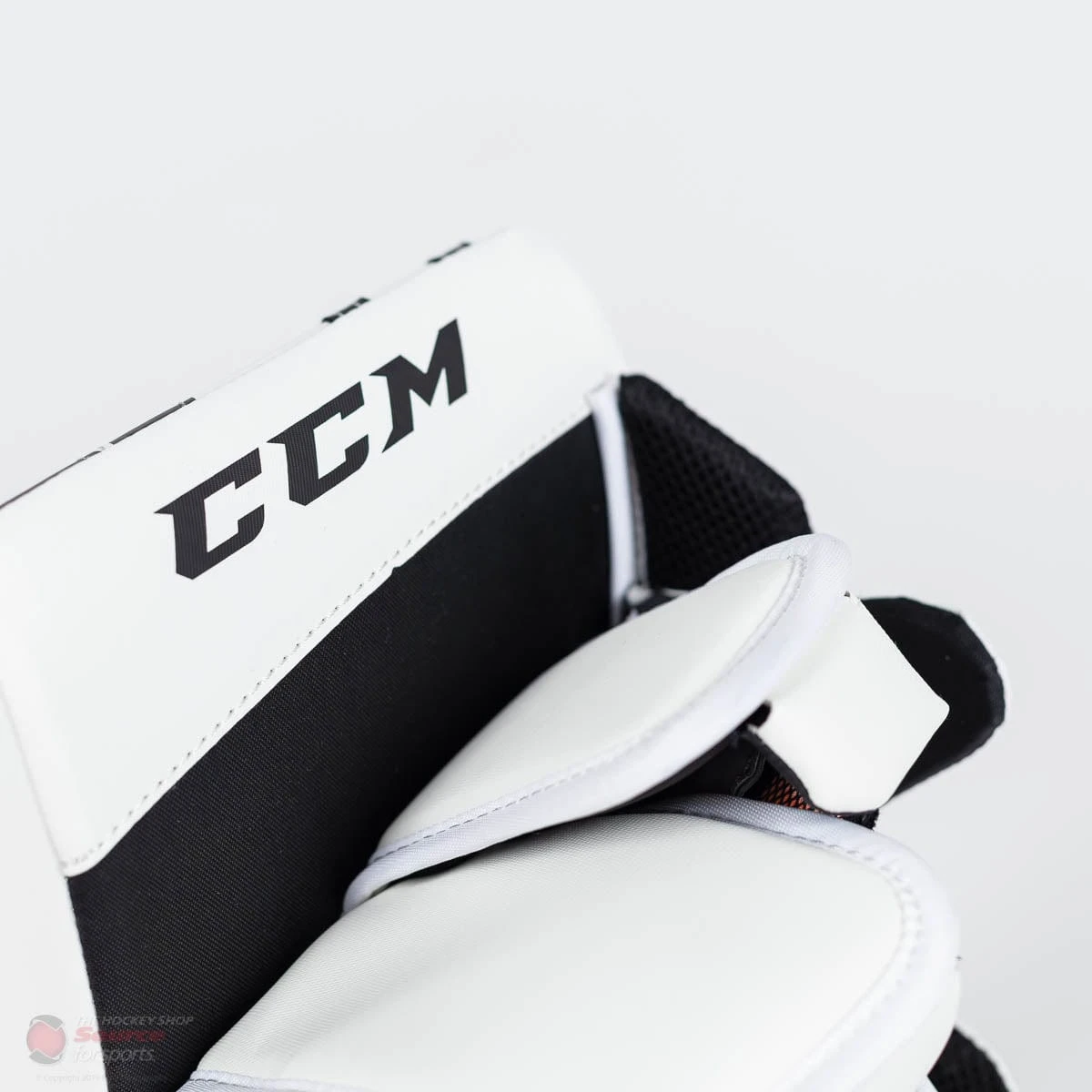 CCM Premier P2.5 Senior Goalie Blocker - Source Exclusive 12 CCM Premier P2.5 Senior Goalie Blocker - Source Exclusive - Image 10