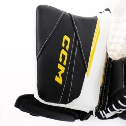 CCM Axis 2.9 Intermediate Goalie Catcher 40 CCM Axis 2.9 Intermediate Goalie Catcher -Ccm ccm catchers ccm axis 2 9 intermediate goalie catcher 29016448827458
