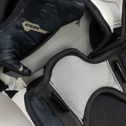 CCM Axis 2.9 Senior Goalie Catcher -Ccm ccm catchers ccm axis 2 9 senior goalie catcher 29106121703490