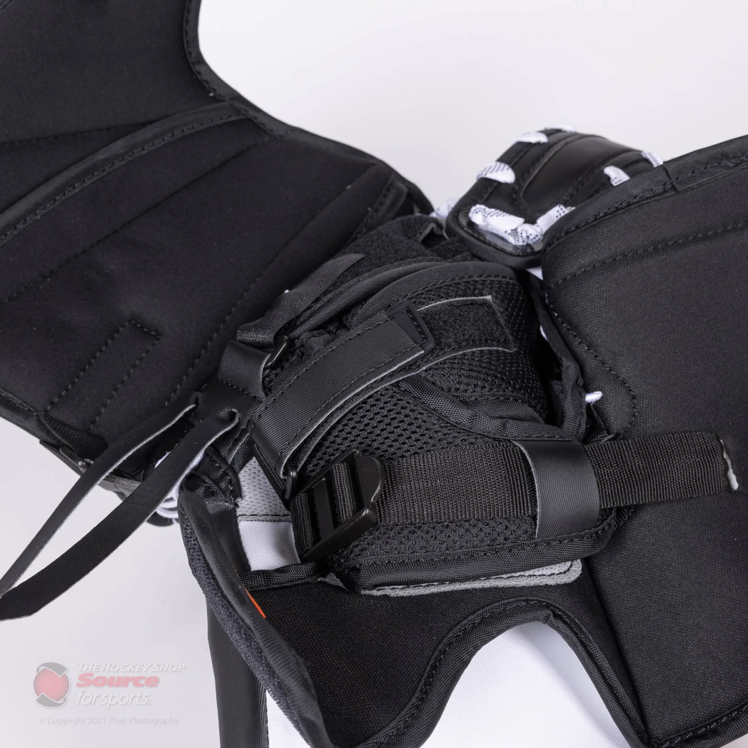 CCM Extreme Flex E5.5 Senior Goalie Catcher - Source Exclusive 11 CCM Extreme Flex E5.5 Senior Goalie Catcher - Source Exclusive - Image 9