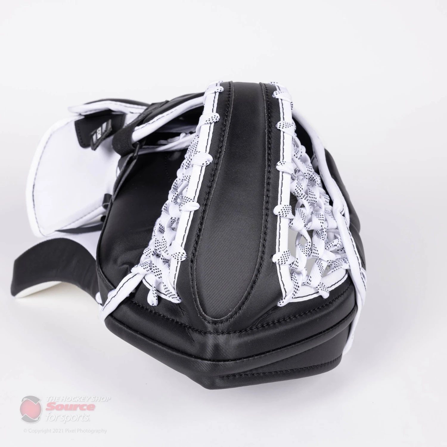 CCM Extreme Flex E5.9 Intermediate Goalie Catcher - Source Exclusive 7 CCM Extreme Flex E5.9 Intermediate Goalie Catcher - Source Exclusive - Image 5