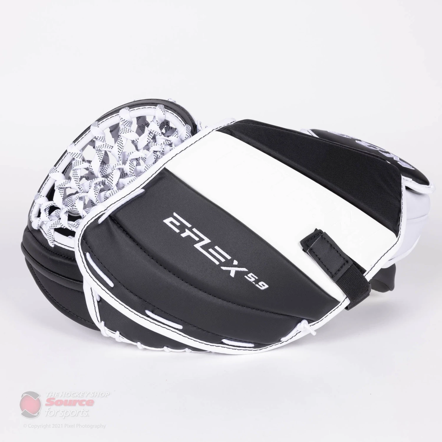 CCM Extreme Flex E5.9 Intermediate Goalie Catcher - Source Exclusive 8 CCM Extreme Flex E5.9 Intermediate Goalie Catcher - Source Exclusive - Image 6