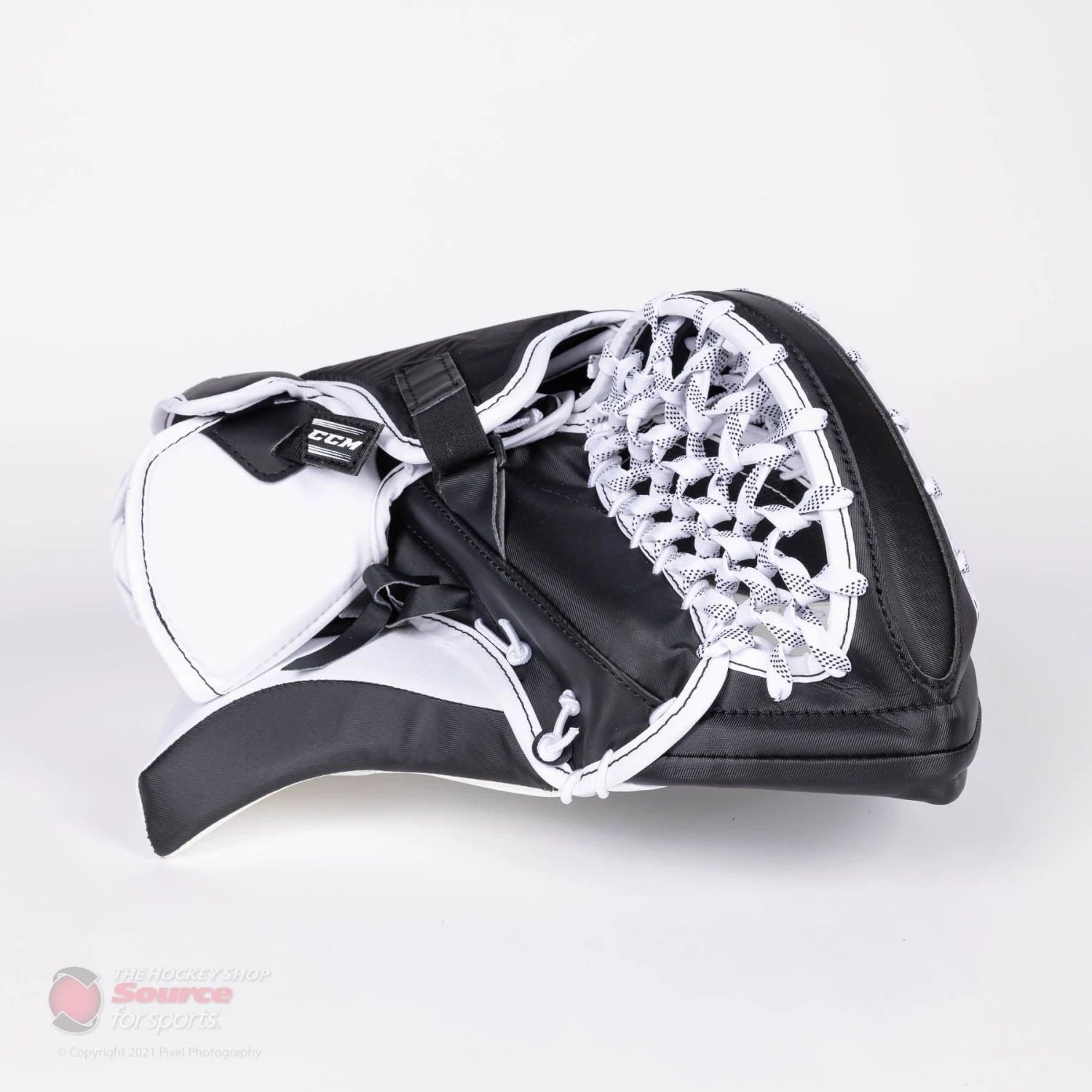 CCM Extreme Flex E5.9 Intermediate Goalie Catcher - Source Exclusive 6 CCM Extreme Flex E5.9 Intermediate Goalie Catcher - Source Exclusive - Image 4