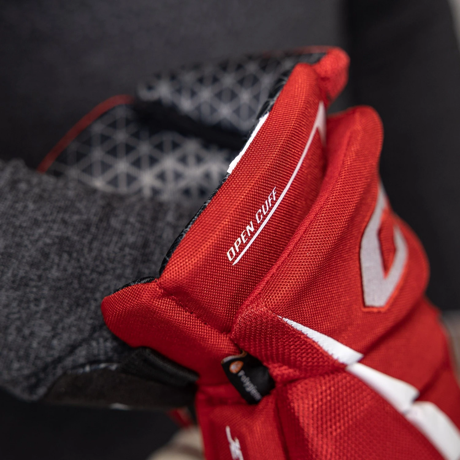 CCM Jetspeed FT6 Junior Hockey Gloves 14 CCM Jetspeed FT6 Junior Hockey Gloves - Image 12