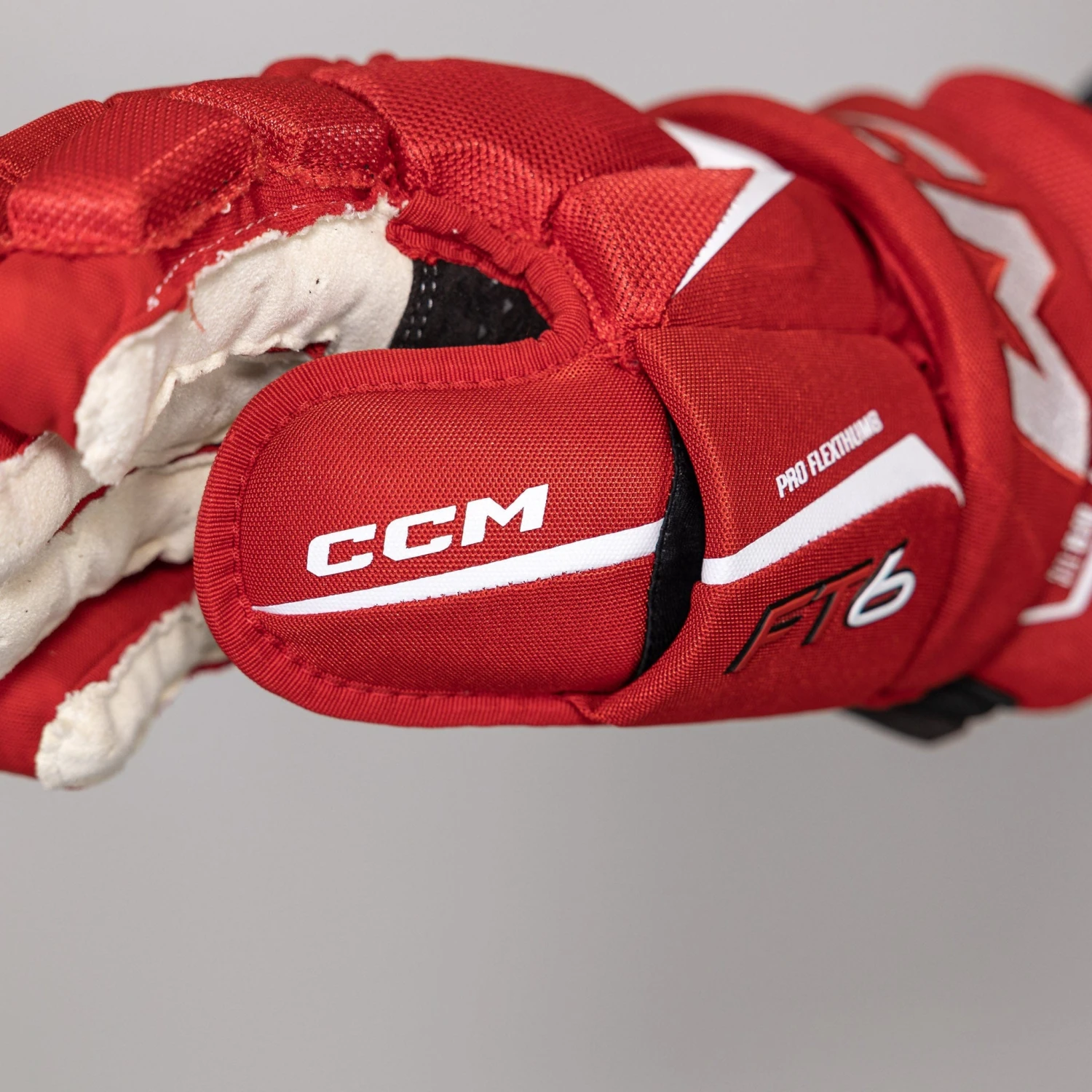 CCM Jetspeed FT6 Junior Hockey Gloves 16 CCM Jetspeed FT6 Junior Hockey Gloves - Image 14