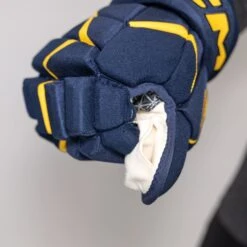 CCM Jetspeed FT680 Junior Hockey Gloves -Ccm ccm gloves ccm jetspeed ft680 junior hockey gloves 30397993713730