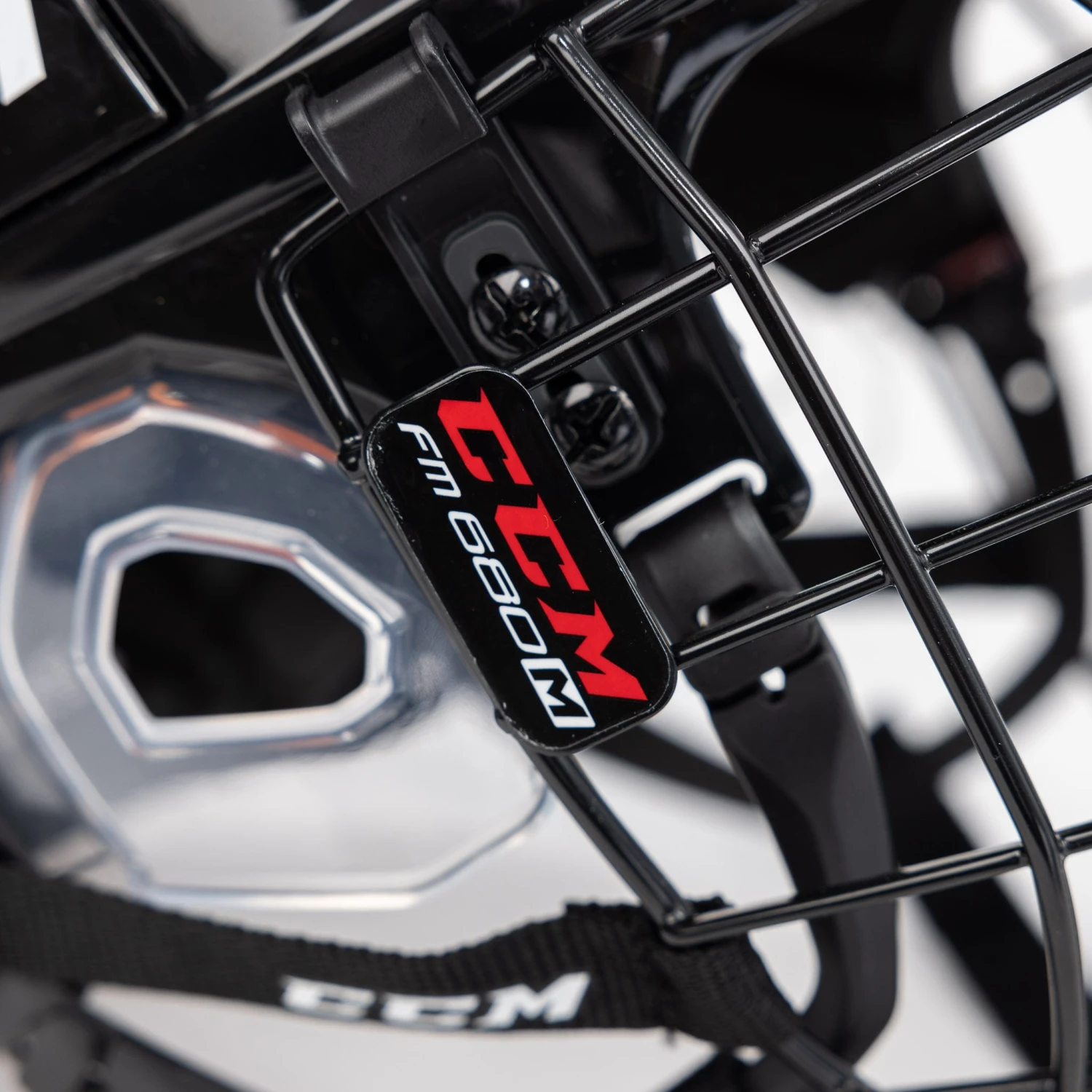 CCM Tacks 720 Hockey Helmet / Cage Combo 6 CCM Tacks 720 Hockey Helmet / Cage Combo - Image 4