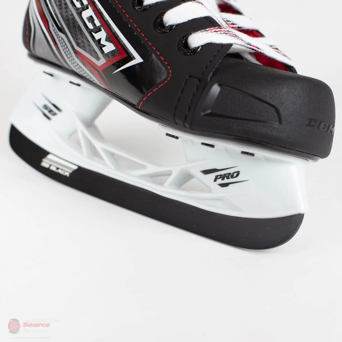 CCM Jetspeed FT2 Youth Hockey Skates 5 CCM Jetspeed FT2 Youth Hockey Skates - Image 3