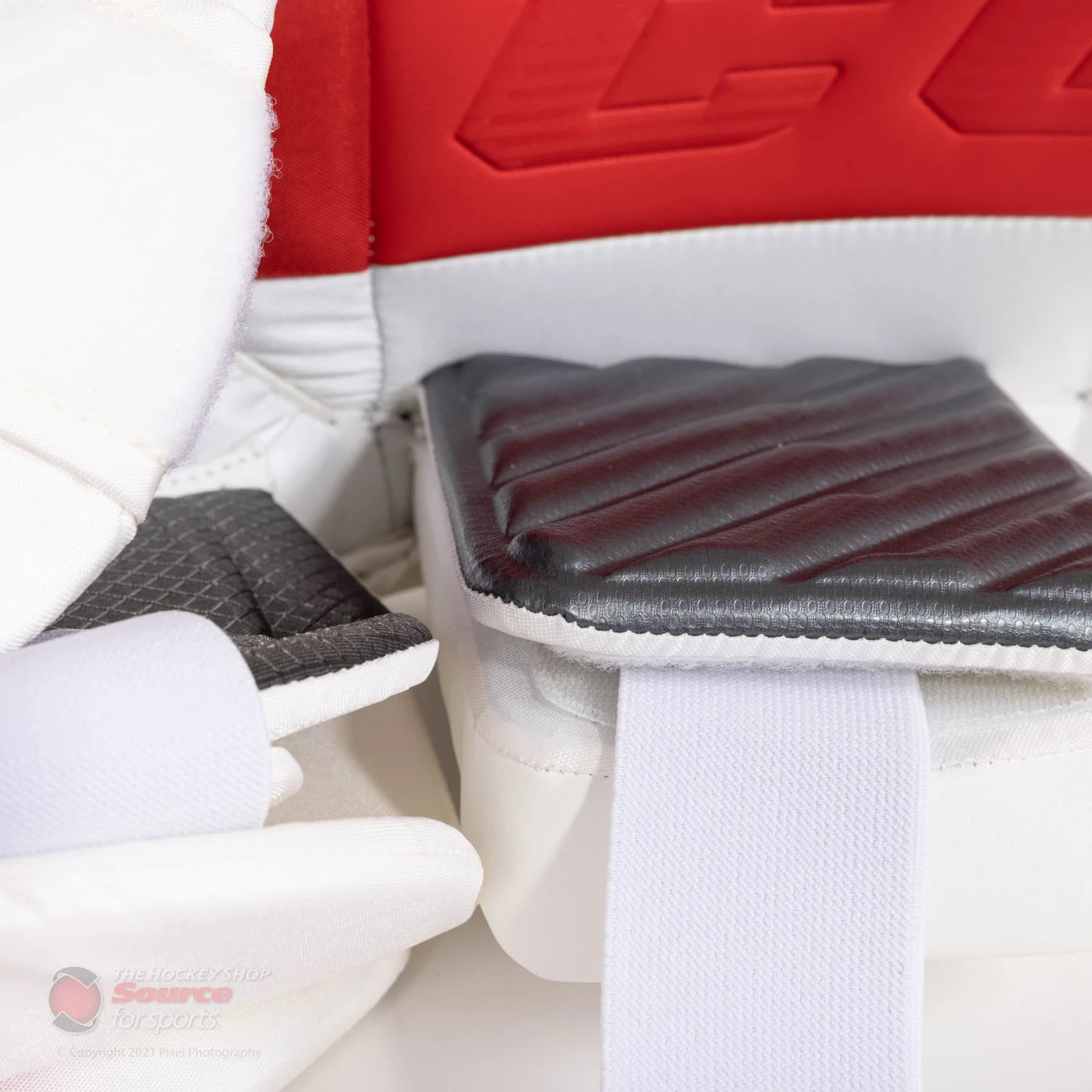 CCM Extreme Flex 5 Senior Goalie Leg Pads 16 CCM Extreme Flex 5 Senior Goalie Leg Pads - Image 14