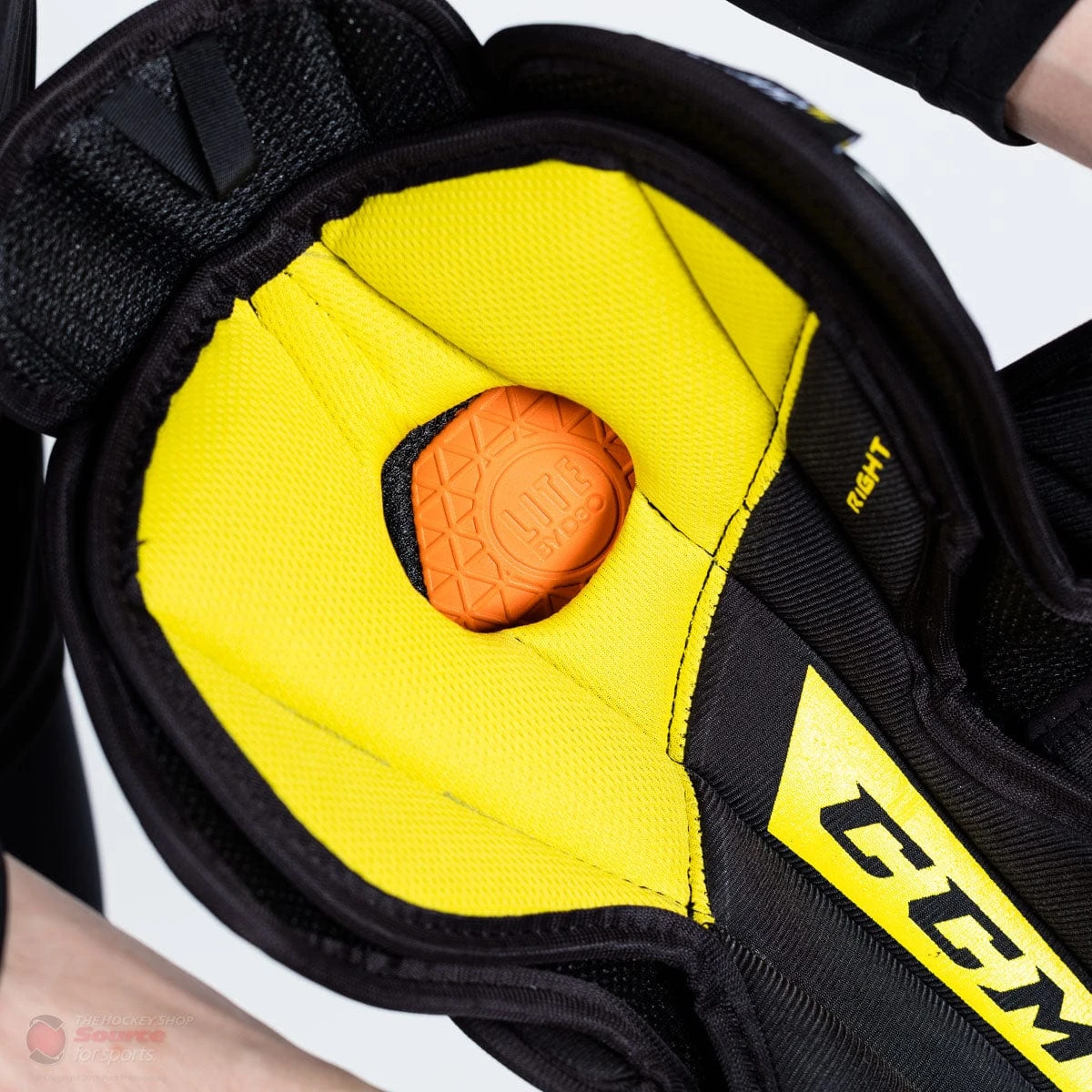 CCM Tacks 9080 Senior Hockey Shin Guards 11 CCM Tacks 9080 Senior Hockey Shin Guards - Image 9