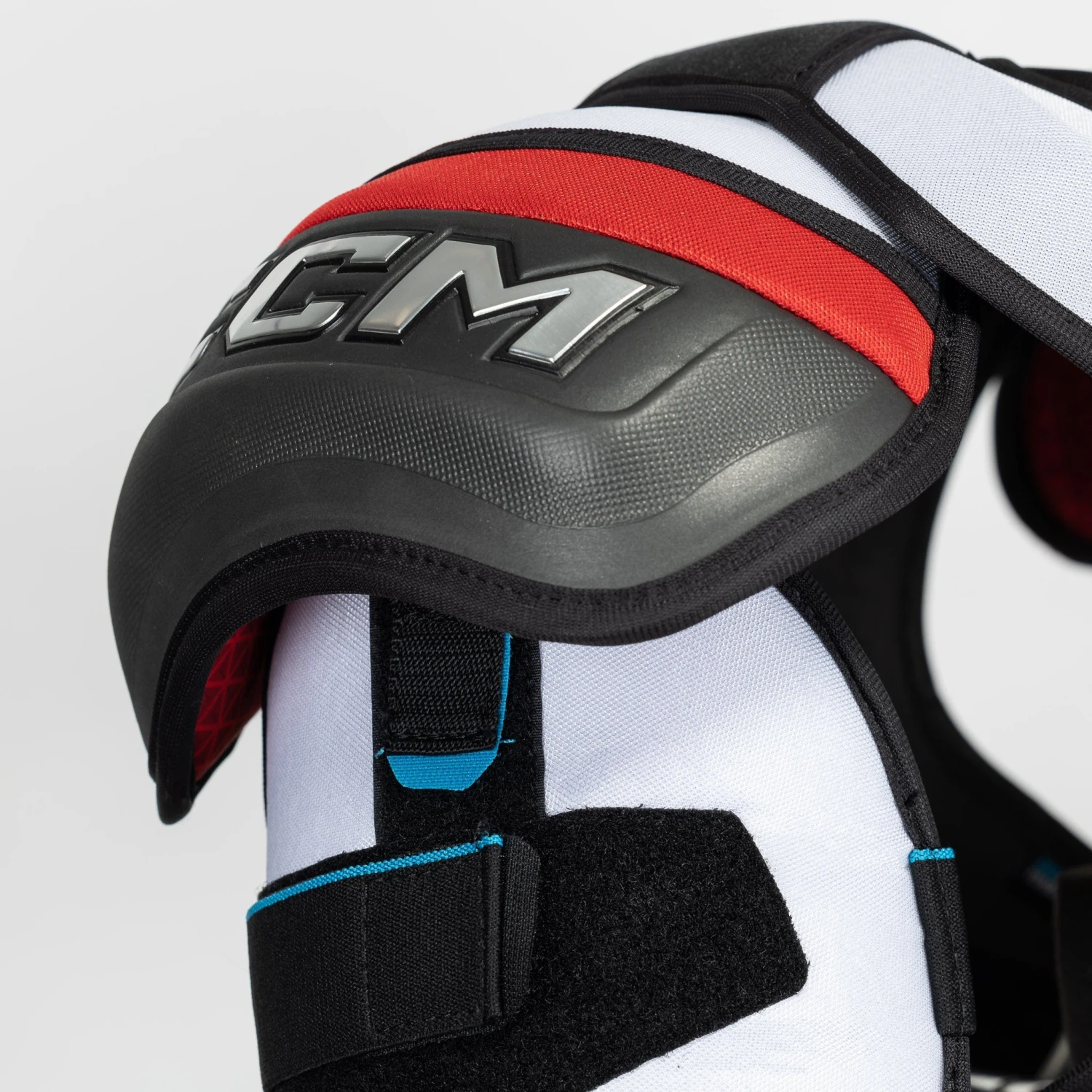 CCM Jetspeed FT6 Junior Hockey Shoulder Pads 5 CCM Jetspeed FT6 Junior Hockey Shoulder Pads - Image 3