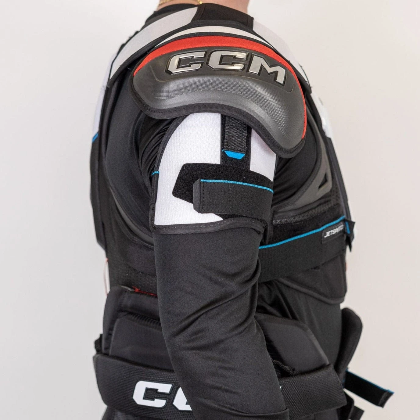 CCM Jetspeed FT6 Junior Hockey Shoulder Pads 13 CCM Jetspeed FT6 Junior Hockey Shoulder Pads - Image 11