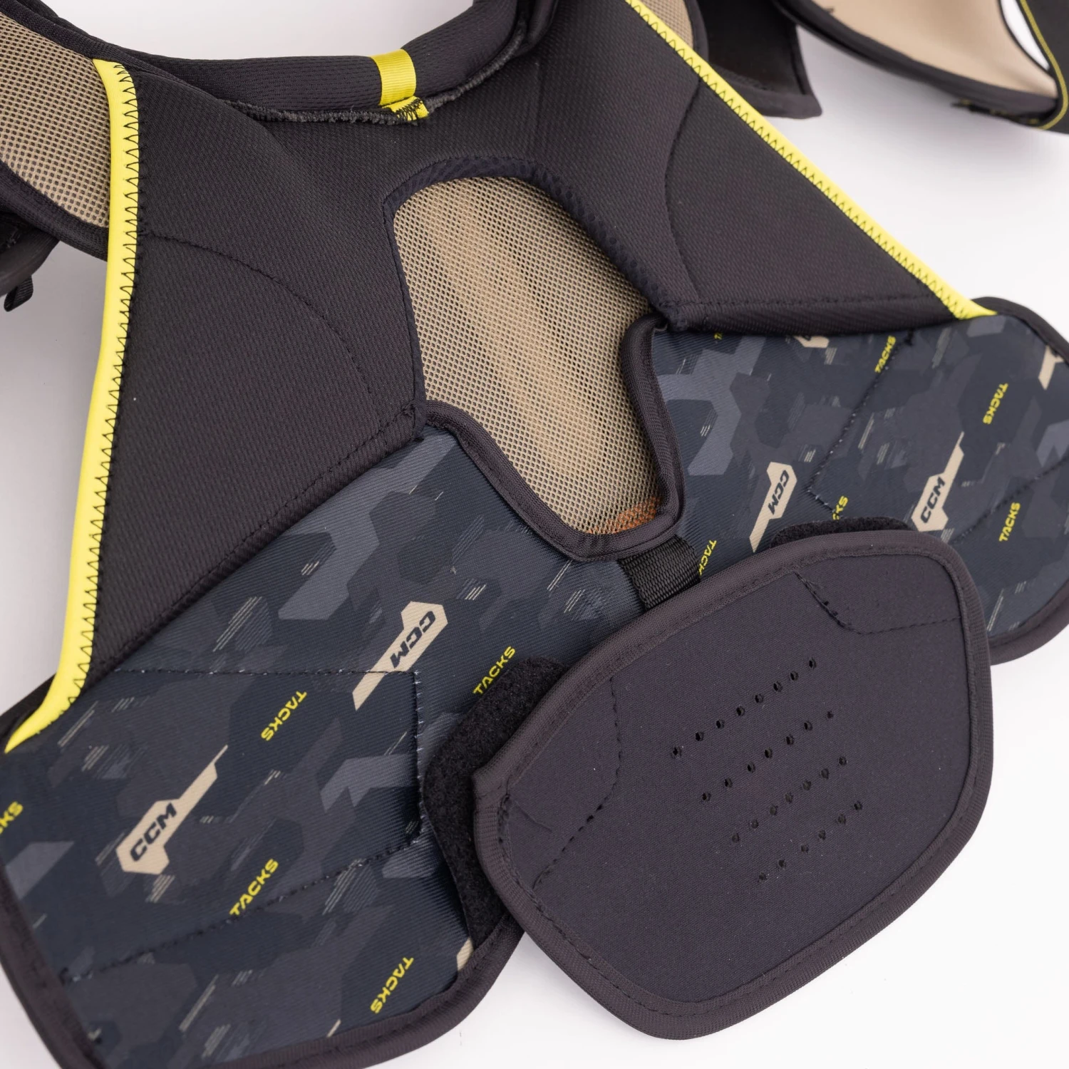 CCM Tacks AS-V Senior Hockey Shoulder Pads 19 CCM Tacks AS-V Senior Hockey Shoulder Pads - Image 17